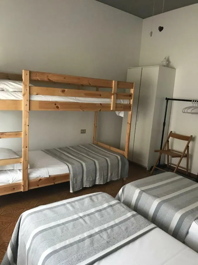 Bed And Breakfast D&D Cardano Al Campo Couette-café