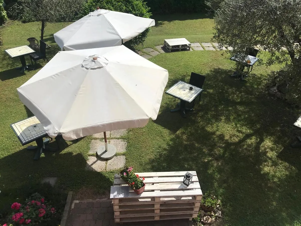 Bed And Breakfast D&D Cardano Al Campo Ιταλία