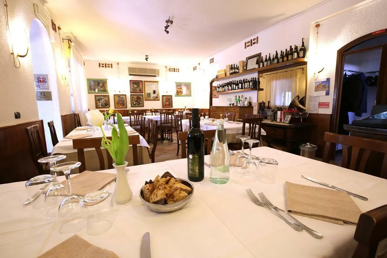 Bed And Breakfast D&D Cardano Al Campo Italy